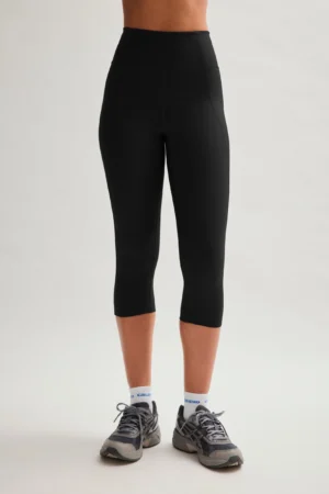 Legging capri de tejido compresivo y tiro alto - Negro